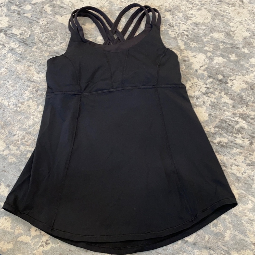 Lululemon Size 6 built-in bra top